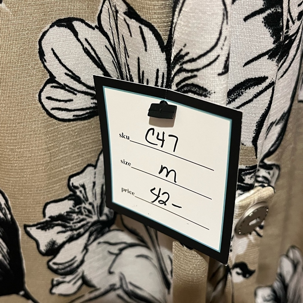 NWT Honeyme Tan, Black & White Floral Kimono Cardigan, size Medium - Picture 6 of 12